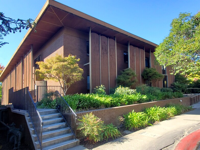 More Photos Of 3010 Colby St, Berkeley Medical For Lease