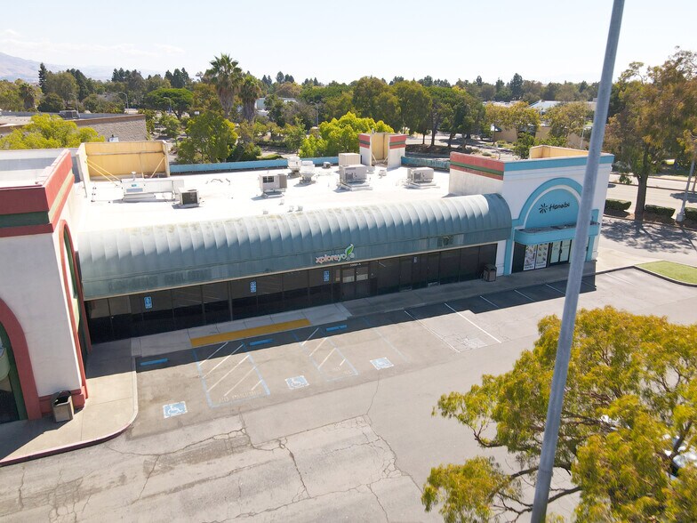 More Photos Of 5988 Newpark Plz, Newark Storefront For Lease