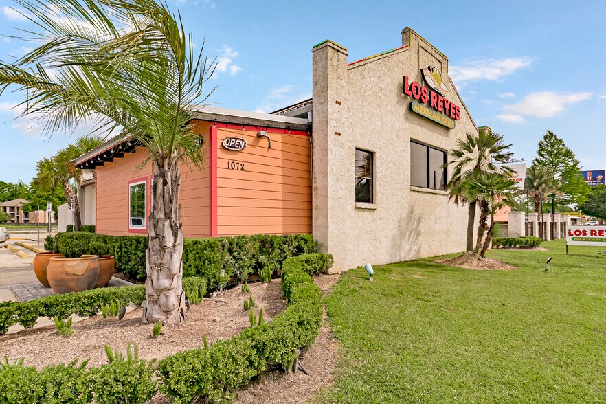 More Photos Of 1072 W Lee Dr, Baton Rouge General Retail For Lease