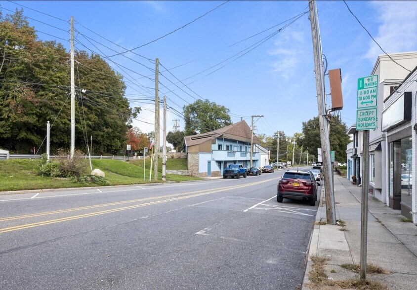 More Photos Of 120-124 Laurel Rd, East Northport Freestanding For Sale
