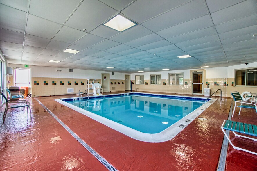 More Photos Of 7860 6th St, Wellington Hotel For Sale