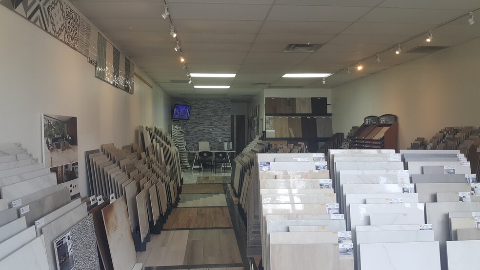 More Photos Of 7965 N Wickham Rd, Melbourne Unknown For Lease