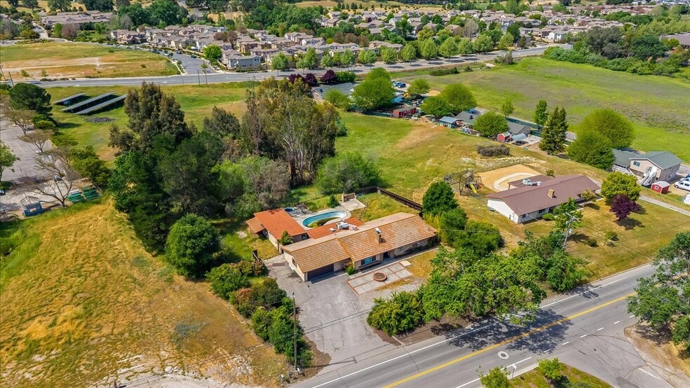More Photos Of 9333 Santa Barbara Rd, Atascadero Religious Facility For Sale