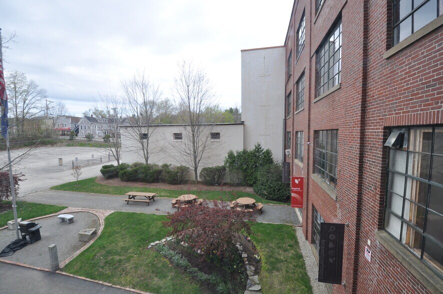 More Photos Of 73 Pickering Rd, Rochester Coworking Space