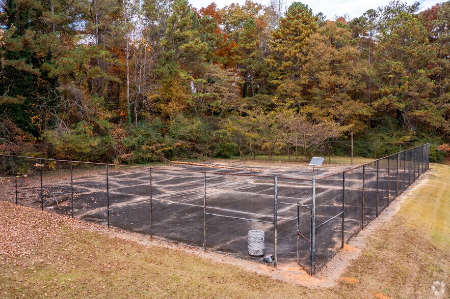 More Photos Of 2605 Ben Hill Rd, East Point Schools For Sale