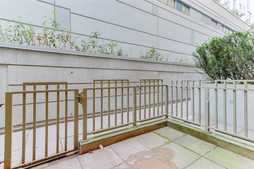 More Photos Of 1432 Hastings St W, Vancouver Office For Sale