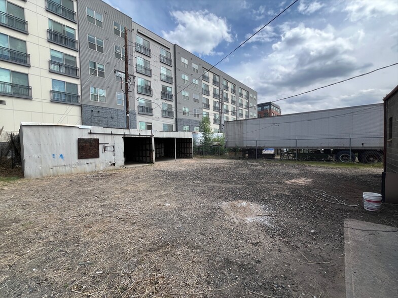 More Photos Of 1940 S Bannock St, Denver Service For Lease