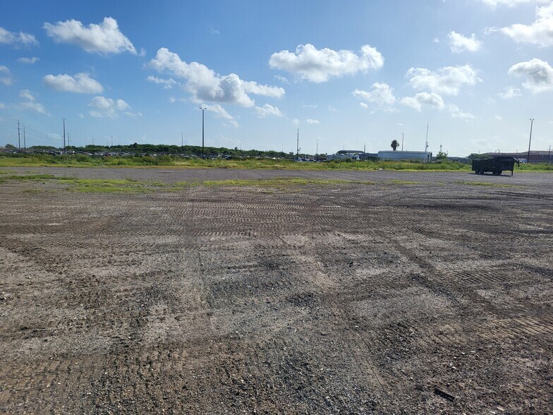 More Photos Of 1420 Holly Rd, Corpus Christi Land For Lease