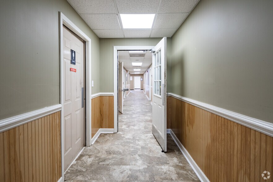 More Photos Of 13031 Veterans Memorial Hwy, Douglasville Warehouse For Lease