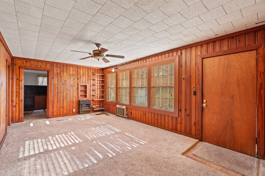 More Photos Of 902 Court St, Waynesboro Flex For Sale