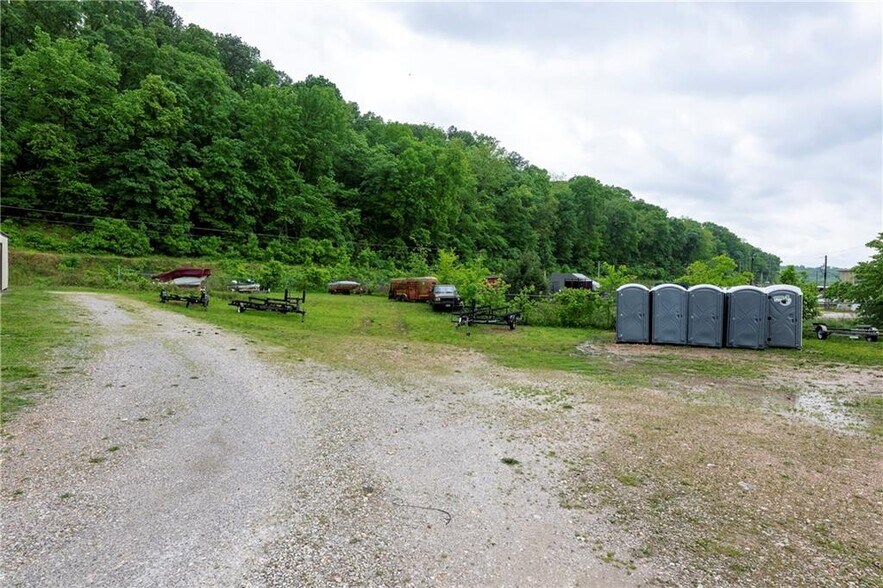 More Photos Of 450 Pinion Dr, Bella Vista Self Storage For Sale