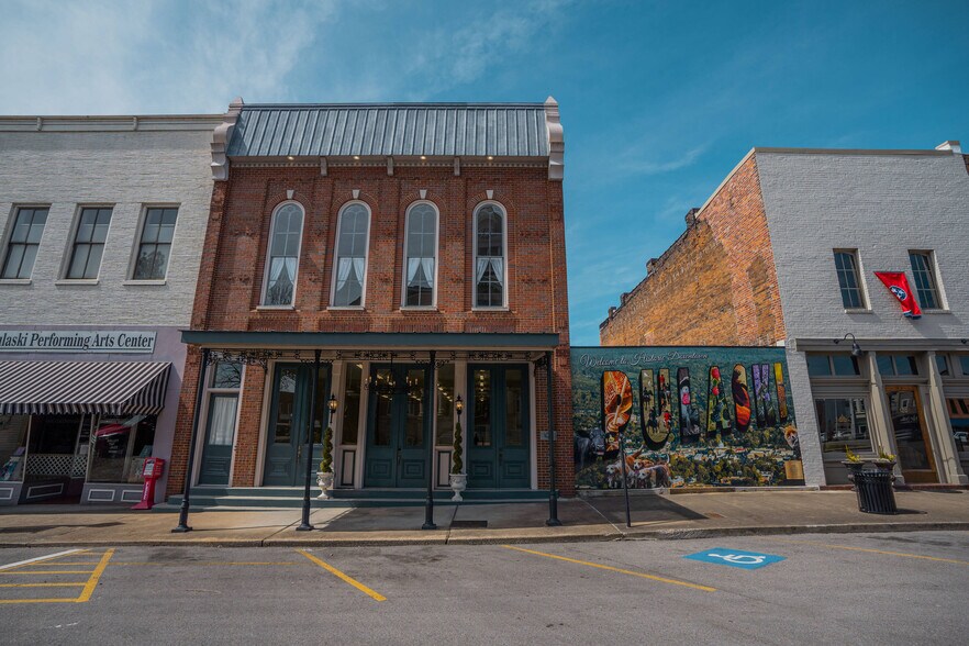 More Photos Of 116 N 2nd St, Pulaski Storefront Retail Residential For Lease