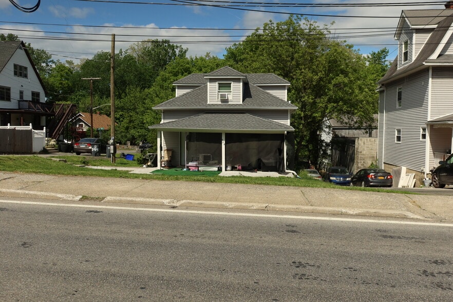 More Photos Of , White Plains Unknown For Sale