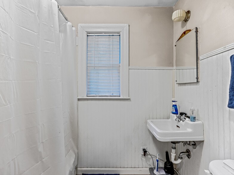 More Photos Of 1029 Patton St, Hendersonville Apartments For Sale