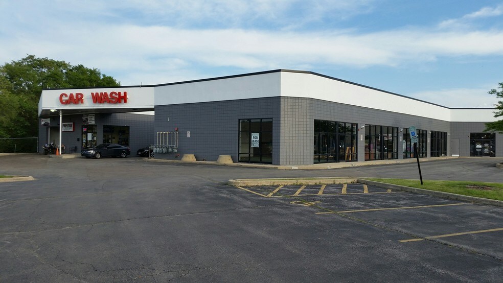 More Photos Of 301-357 Townline Rd, Mundelein General Retail For Lease