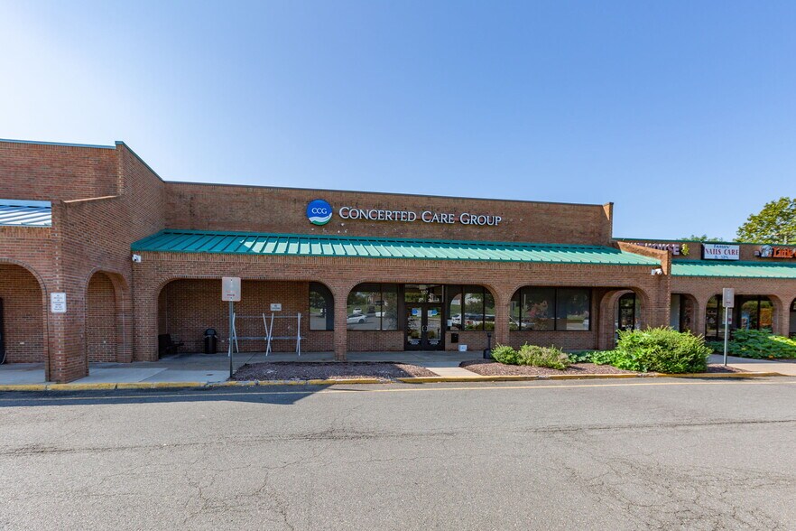 More Photos Of 282 Deacon Rd, Fredericksburg Storefront For Lease
