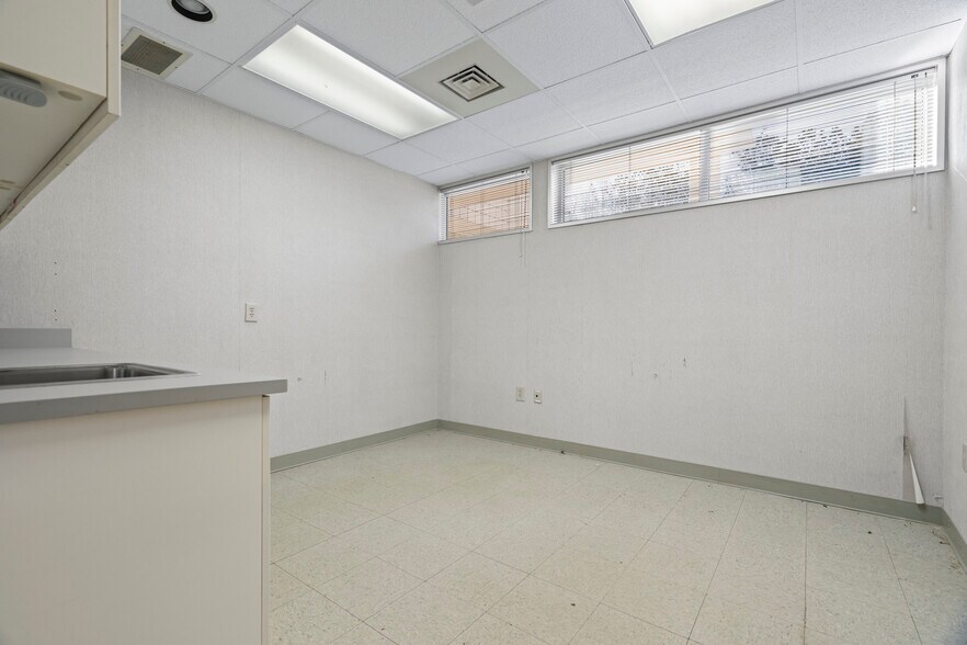 More Photos Of 170 Cardiology Pl, Commerce Healthcare For Lease