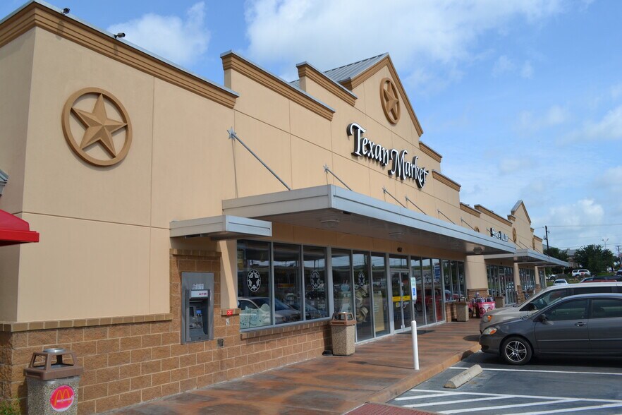 More Photos Of 461 N Harvey Mitchelle Pky, Bryan Service Station For Lease