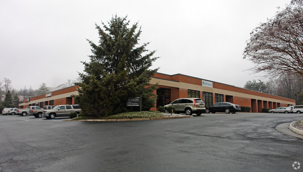 More Photos Of 370-386 Greenbrier Dr, Charlottesville Flex For Lease