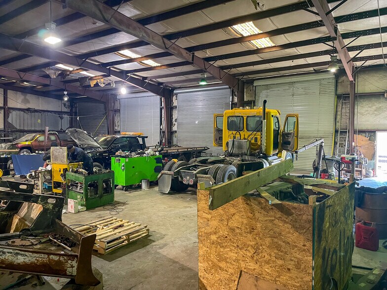 More Photos Of 2423 Homestead Rd, Bowman Warehouse For Sale