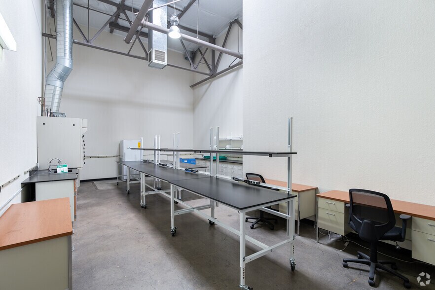 More Photos Of 1933 Davis St, San Leandro Unknown For Lease