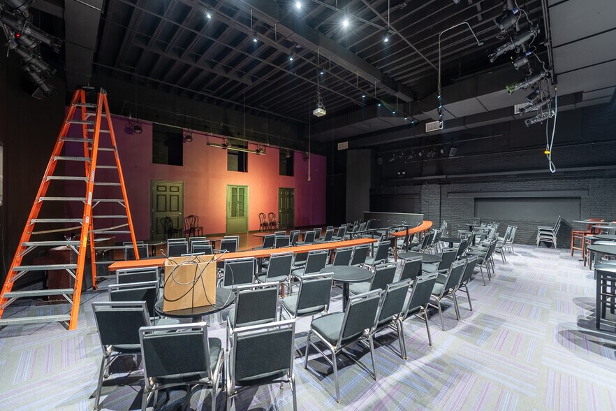 More Photos Of 1501 N Kingsbury St, Chicago General Retail For Lease