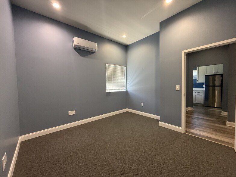 More Photos Of 90 Fox Ridge Ct, DeBary Office For Sale