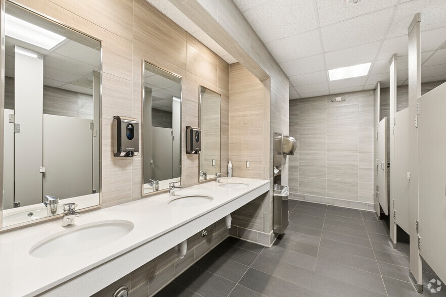 More Photos Of 2900 Highwoods Blvd, Raleigh Office For Lease