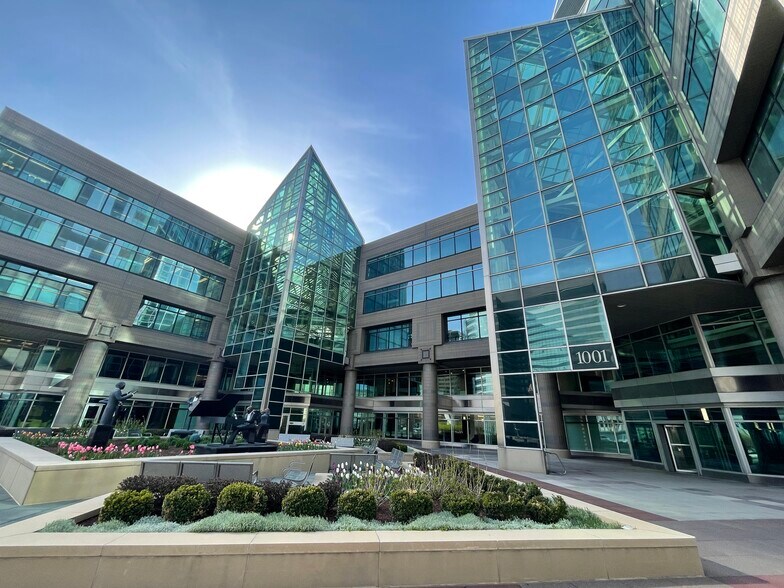 More Photos Of 901 Lakeside Ave E, Cleveland Unknown For Lease