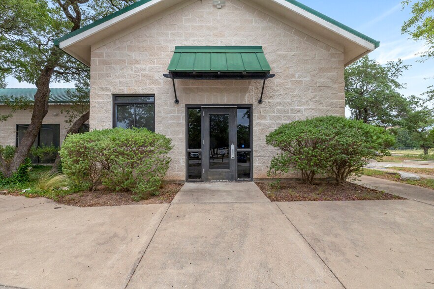 More Photos Of 11201 Pecan Park Blvd, Cedar Park Carwash For Lease