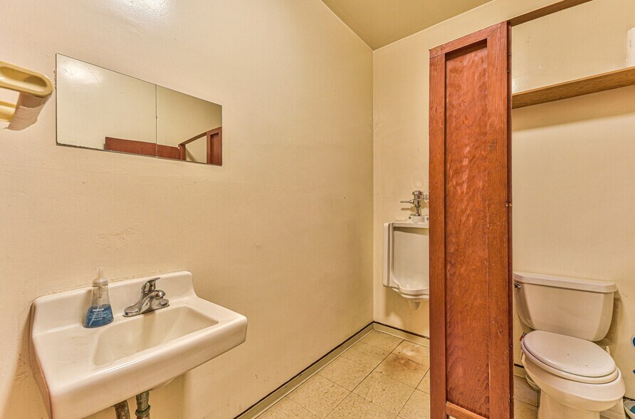 More Photos Of 326 Park St, Salinas Specialty For Sale