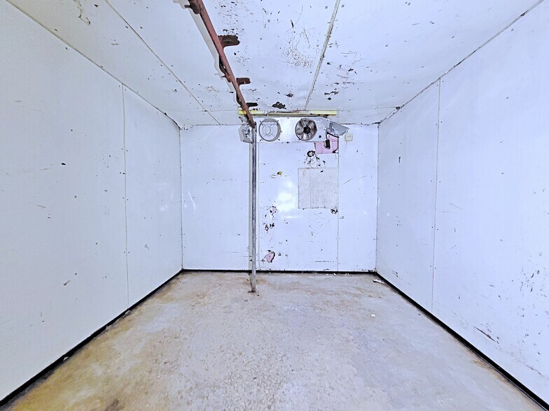 More Photos Of 3737 Boone Trl, Fayetteville Convenience Store For Sale