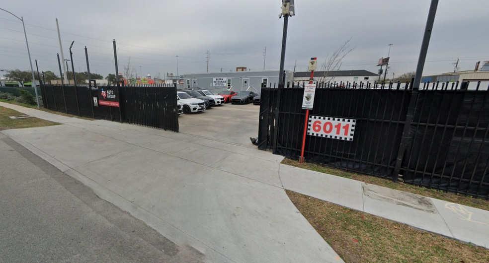 More Photos Of 6011 Skyline Dr, Houston Auto Dealership For Lease