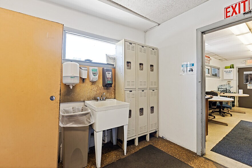 More Photos Of 122 Lyons Rd, Sidney Industrial For Sale