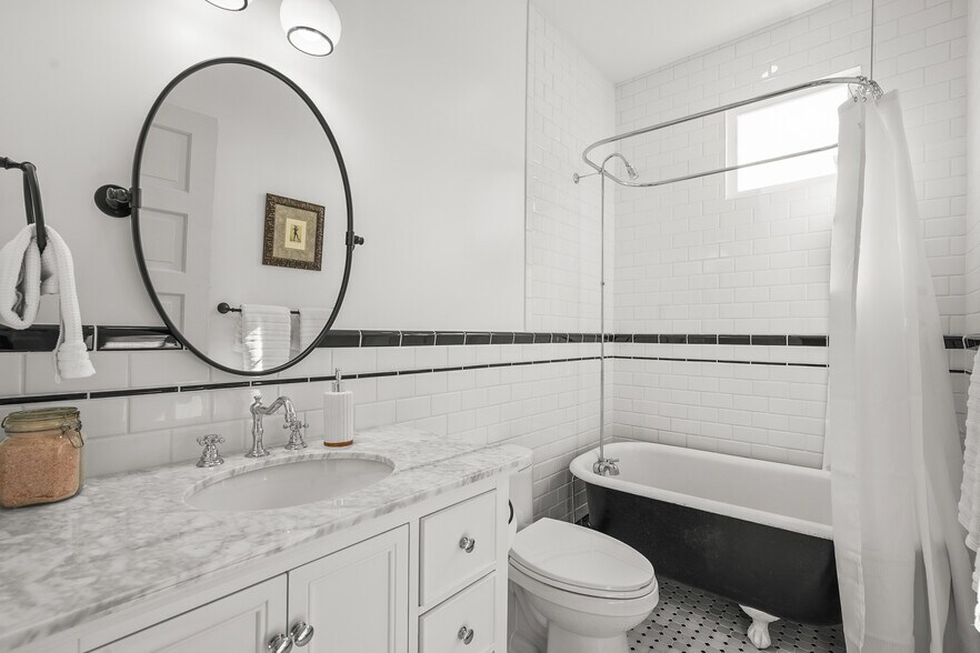 More Photos Of 844 E Kensington Rd, Los Angeles Specialty For Sale