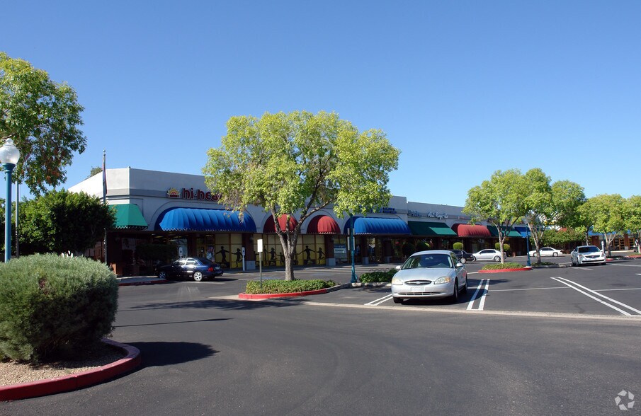 More Photos Of 10001 W Bell Rd, Sun City Unknown For Lease