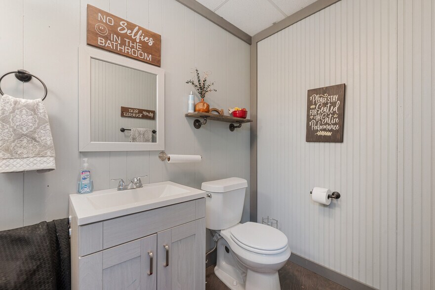 More Photos Of 5290 W State Highway 31, Corsicana Office Residential For Lease