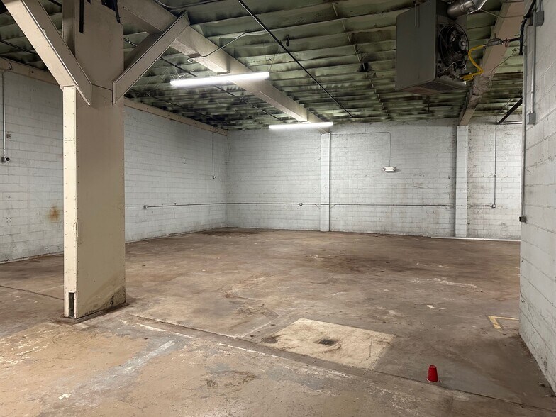 More Photos Of 8316 N Albina Ave, Portland Manufacturing For Sale