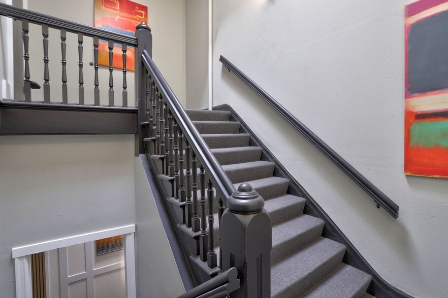 More Photos Of 2031-2033 Curtis St, Denver Apartments For Lease