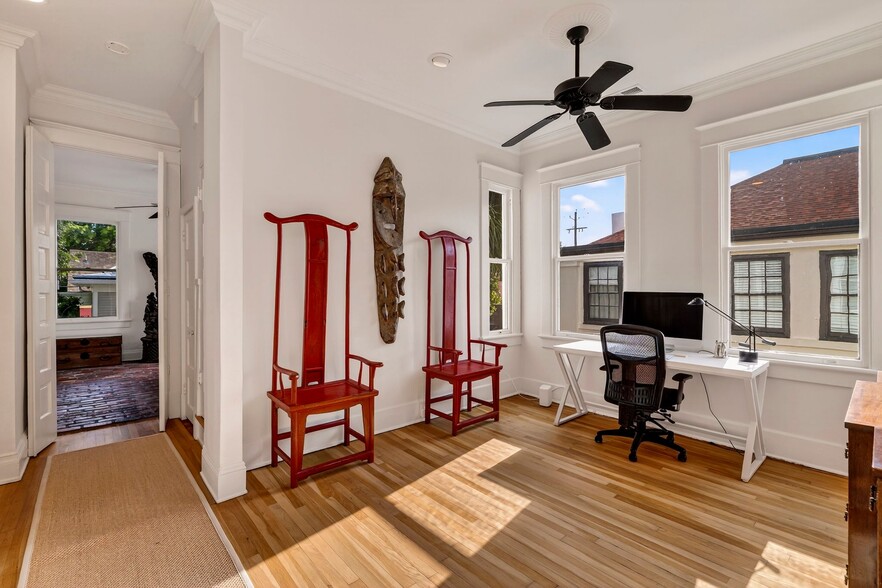 More Photos Of 107 E 35th St, Savannah Office For Sale