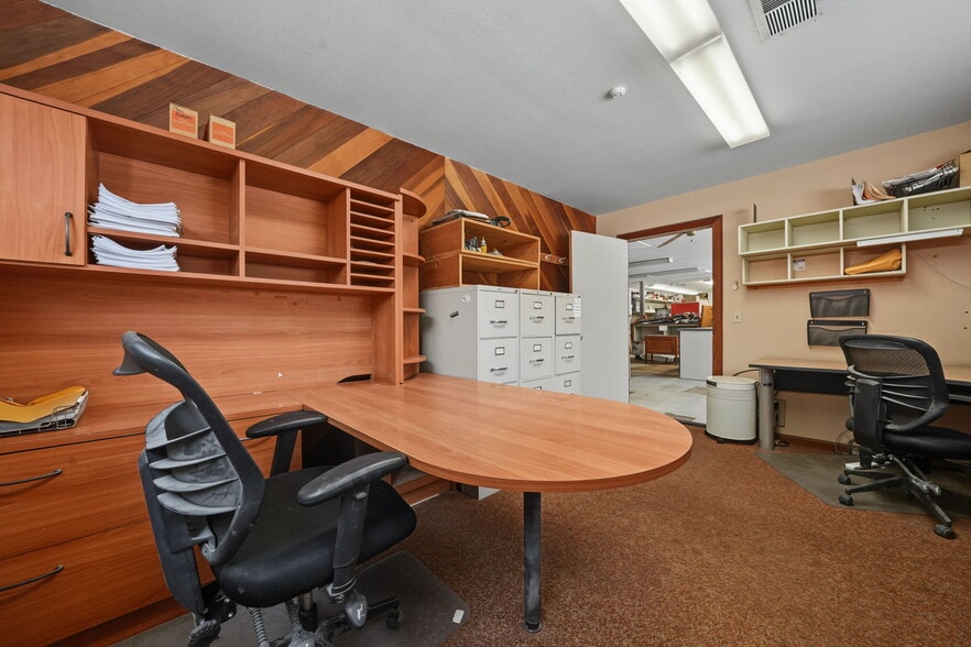 More Photos Of 1495 Linebaugh Rd, Arnold Industrial For Sale