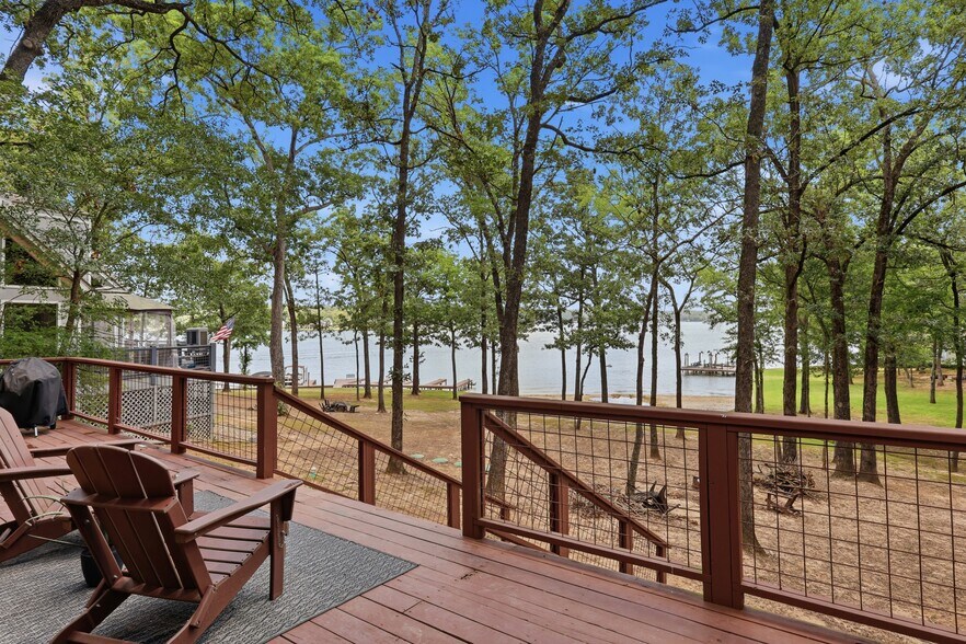 More Photos Of 104 Barker Creek Dr, Scroggins Specialty For Sale