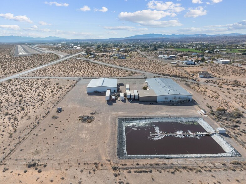 More Photos Of 480 Pat Ave, Overton Industrial For Sale