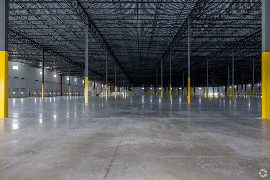 More Photos Of 16500 Oriole Rd, Fort Myers Warehouse For Sale