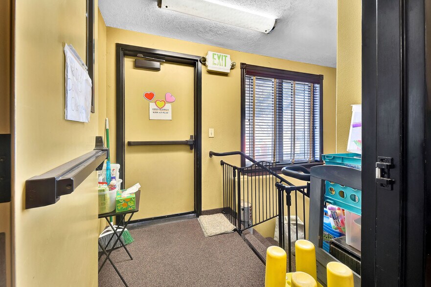 More Photos Of 2563 S Five Mile Ave, Boise Office Residential For Sale