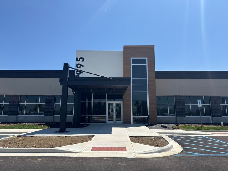 More Photos Of 905 N Emerson Ave, Greenwood Medical For Lease