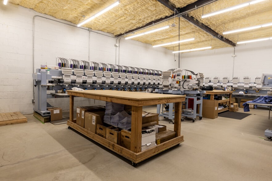 More Photos Of 1709 Newbridge Rd, North Bellmore Manufacturing For Sale