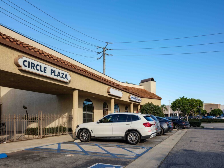 More Photos Of 4401-4409 E Los Coyotes Diagonal, Long Beach Unknown For Lease