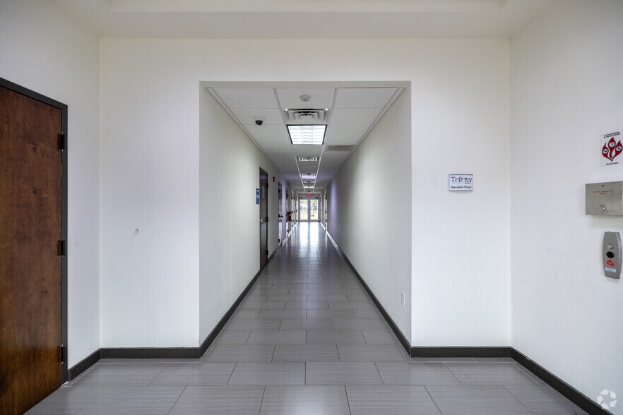 More Photos Of 13774 Plantation Rd, Fort Myers Medical For Lease