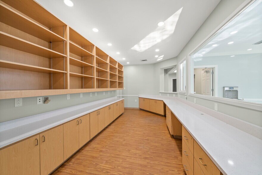 More Photos Of 2567 Huntcliff Ln, Panama City Medical For Lease